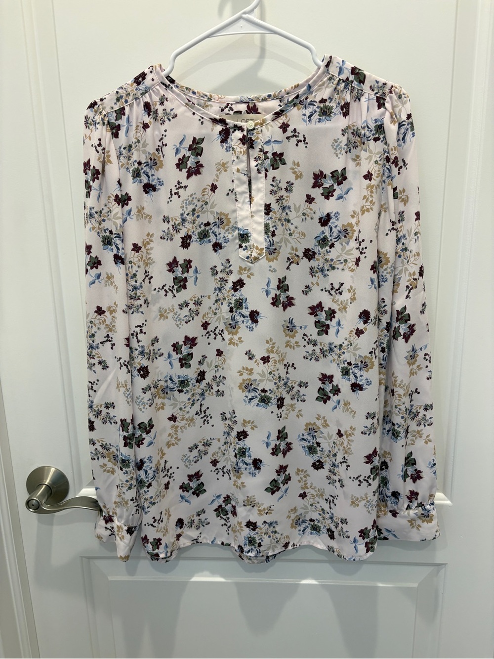 VINTAGE LOFT, soft pink floral blouse